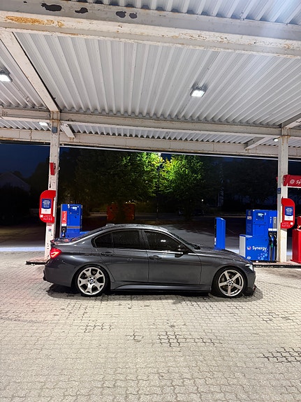 BMW 335i 10 of 19