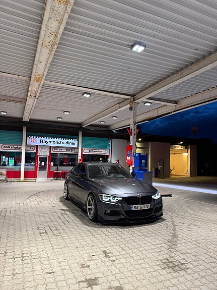 BMW 335i 11 of 19