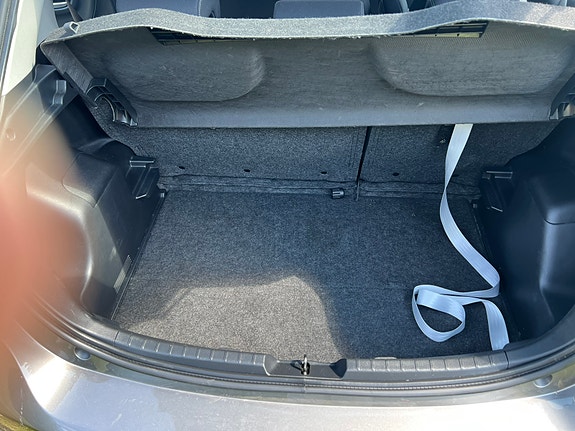 Toyota Yaris 11 of 11