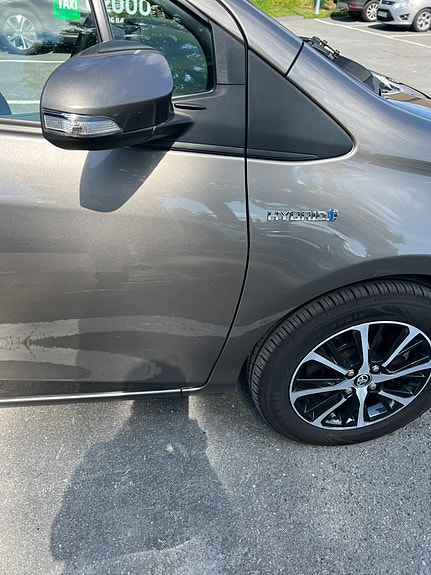 Toyota Yaris 5 of 11