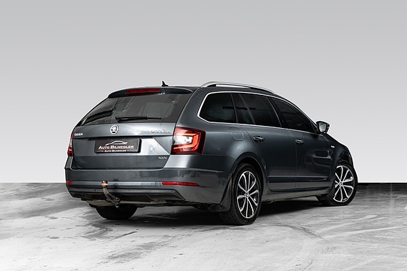 Skoda Octavia 2 of 5