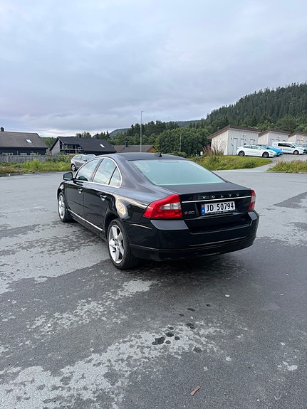 Volvo S80 3 of 5