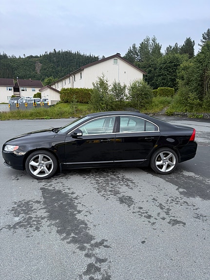 Volvo S80 4 of 5