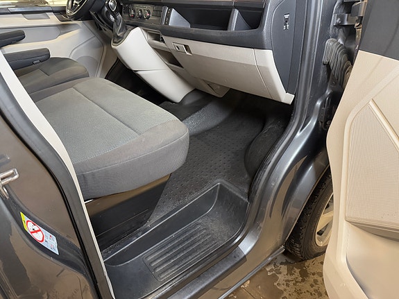 Volkswagen Transporter 21 of 30