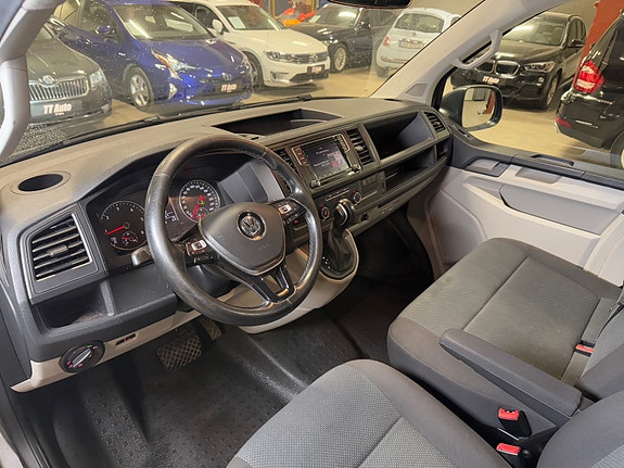 Volkswagen Transporter 28 of 30