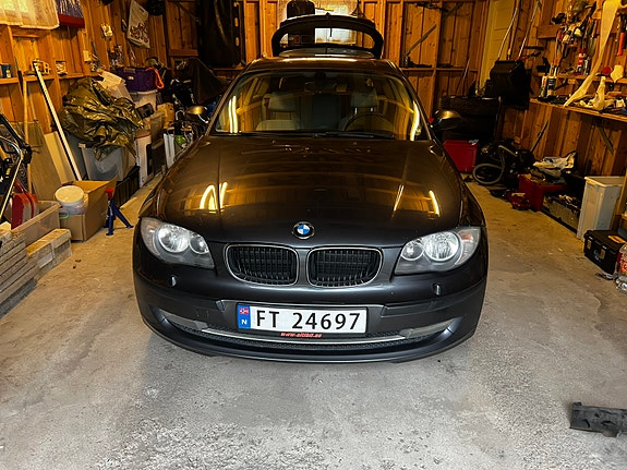 BMW 116i 3 of 5