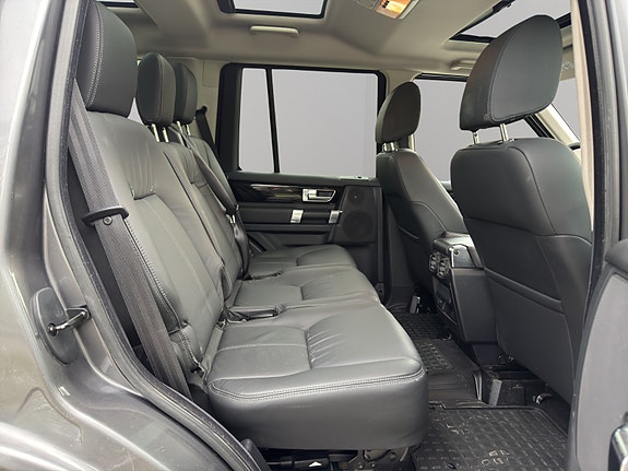 Land Rover Discovery 16 of 23