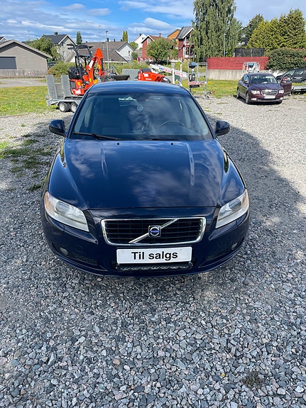 Volvo S80 3 of 5