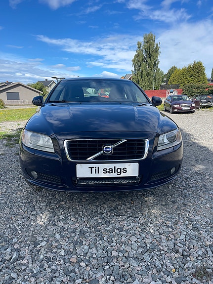 Volvo S80 2 of 5