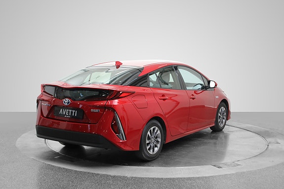 Toyota Prius Plug-in Hybrid 5 of 5