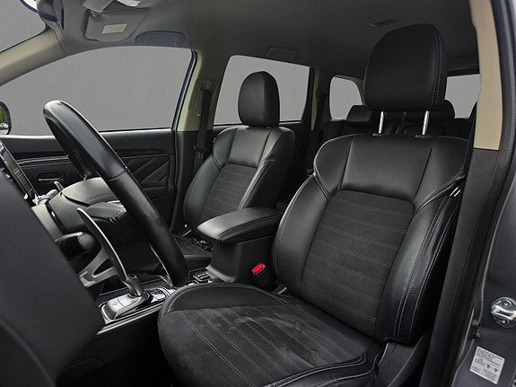 Mitsubishi Outlander 16 of 28
