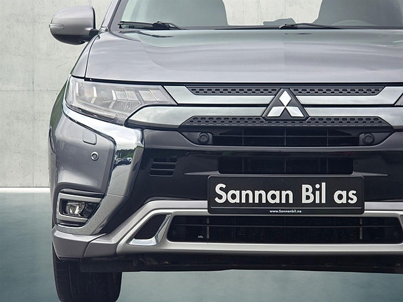 Mitsubishi Outlander 2 of 5