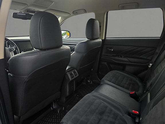 Mitsubishi Outlander 23 of 28