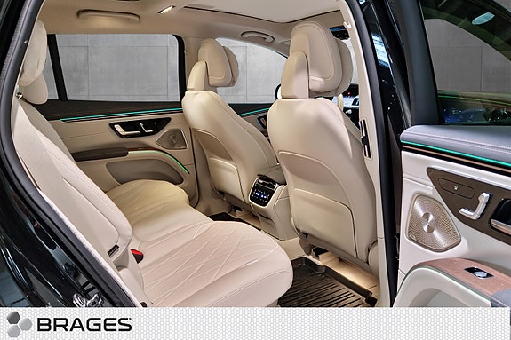 Mercedes-Benz EQS SUV 22 of 26