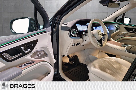 Mercedes-Benz EQS SUV 19 of 26