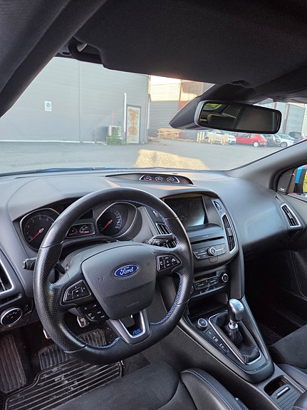 Ford Focus 7 of 10