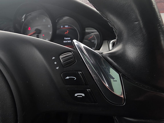 Porsche Panamera 4S 10 of 18