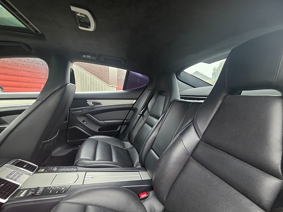 Porsche Panamera 4S 12 of 18