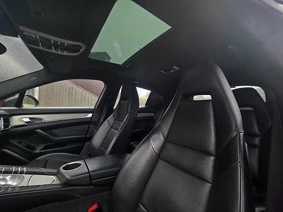 Porsche Panamera 4S 11 of 18