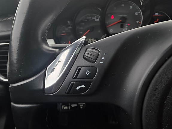 Porsche Panamera 4S 9 of 18