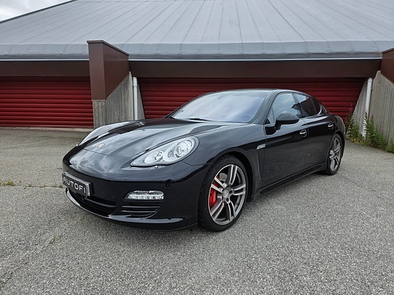 Porsche Panamera 4S 2 of 18