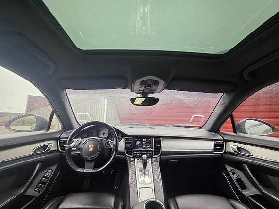 Porsche Panamera 4S 6 of 18