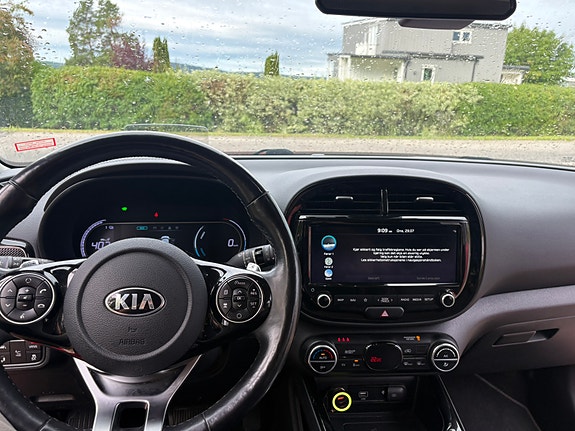 Kia e-Soul 8 of 15