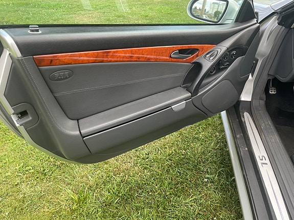 Mercedes-Benz SL500 10 of 14
