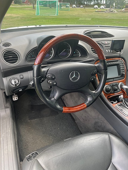 Mercedes-Benz SL500 9 of 14