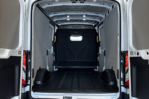 Ford Transit 9 of 23