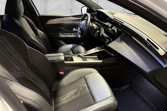 Peugeot e-308 13 of 23