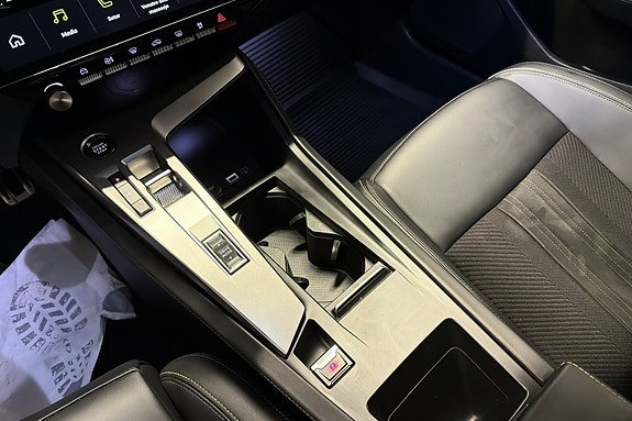 Peugeot e-308 20 of 23