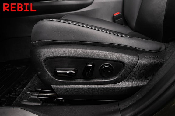 Lexus UX300e 21 of 24