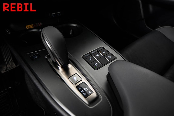 Lexus UX300e 20 of 24