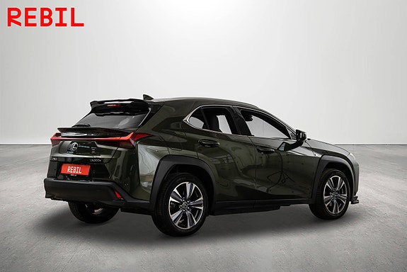 Lexus UX300e 7 of 24