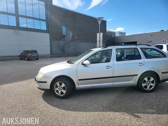 Skoda Octavia 3 of 5