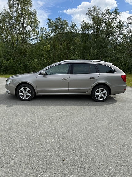 Skoda Superb 4 of 5