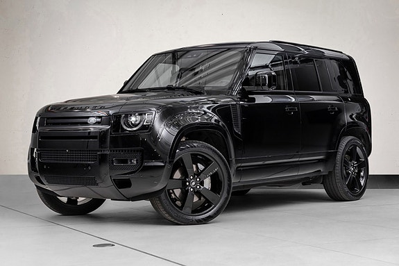 Land Rover Defender 110 2 of 5
