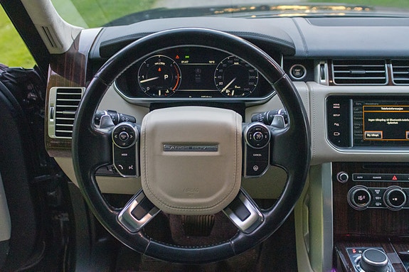 Land Rover Range Rover 18 of 23