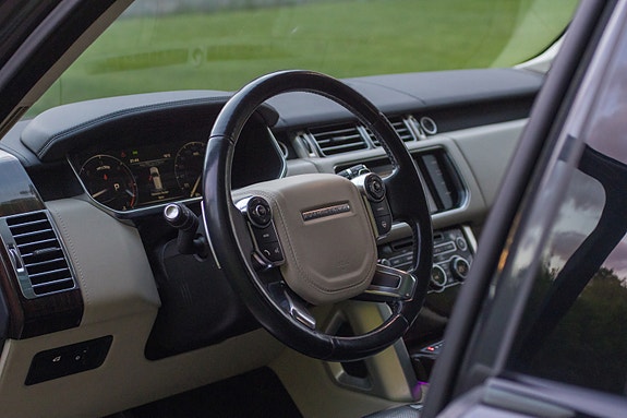 Land Rover Range Rover 16 of 23