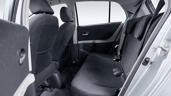 Toyota Yaris 10 of 16