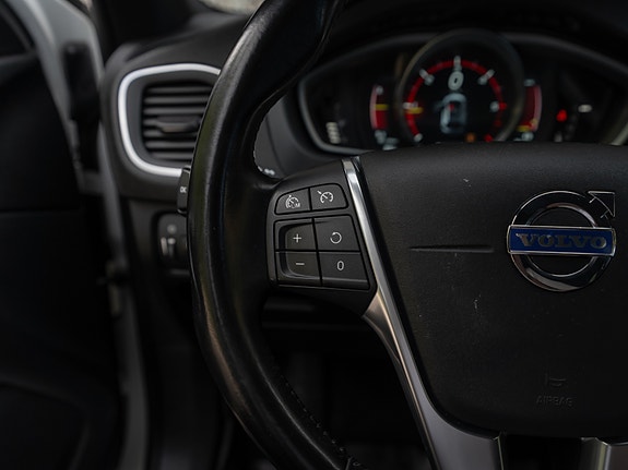 Volvo V40 Cross Country 30 of 30