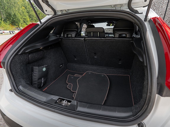 Volvo V40 Cross Country 18 of 30
