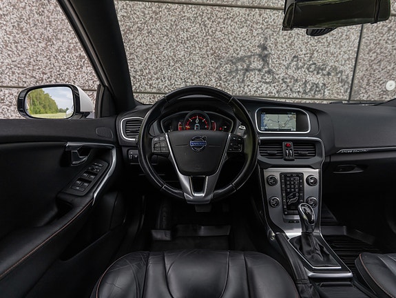 Volvo V40 Cross Country 29 of 30