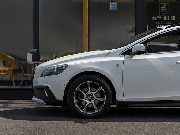 Volvo V40 Cross Country 11 of 30