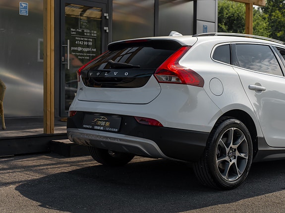 Volvo V40 Cross Country 4 of 30