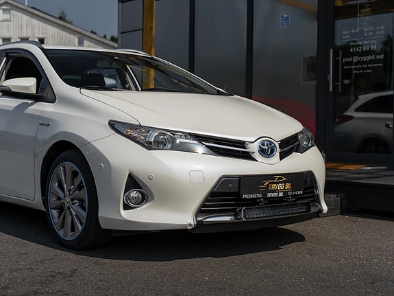 Toyota Auris 6 of 30