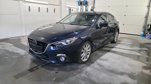 Mazda 3 3 of 5