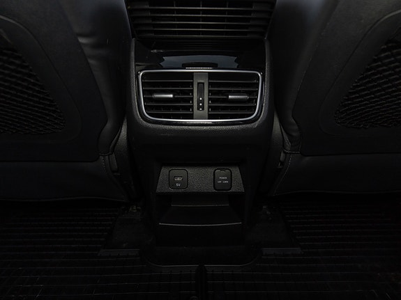 Maxus Euniq 6 27 of 30