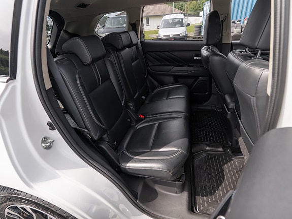 Mitsubishi Outlander 28 of 30